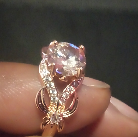Women's Size 6 Rose gold CZ stone ring - Picture 4 of 6